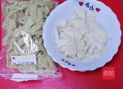 豆皮、红辣椒、青辣椒炒肉片的做法图解3