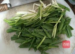 蒜苗炒肉的做法图解2