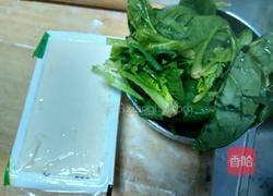 菠菜豆腐蝴蝶面的做法图解2