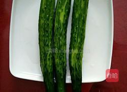 蚝油清炒黄瓜的做法图解1