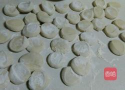 擀饺子皮的做法图解2
