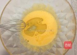 原味牛奶戚风蛋糕的做法图解2