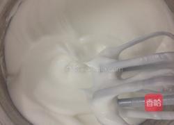 原味牛奶戚风蛋糕的做法图解4