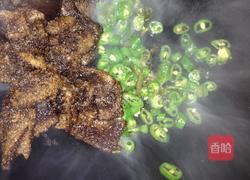 青辣椒炒蕨粑的做法图解5