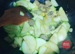 西葫芦炒牛肉的做法图解6