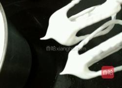 蛋白霜的打发过程的做法图解7