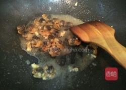 血螺鸡蛋炒韭菜的做法图解3