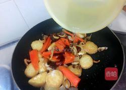 香菇焖口袋豆腐的做法图解5