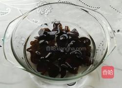 青椒木耳炒肉片的做法图解1