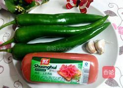 三文治香肠炒辣椒的做法图解1