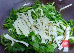 芹菜炒百叶的做法图解3