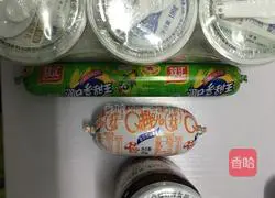 Illustration of how to make egg and strawberry sandwiches 2