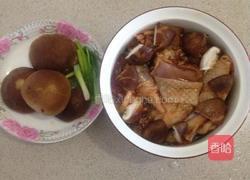 冬菇蒸鸡的做法图解1