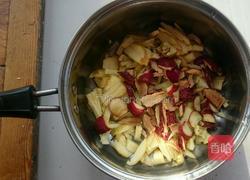 山楂红枣燕麦粥的做法图解1