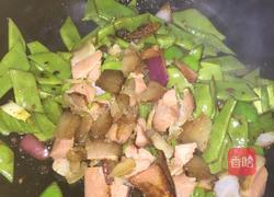 豆角炒腊肉的做法图解9