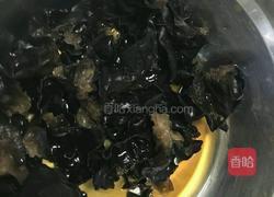 木耳酥肉蒸碗。的做法图解1