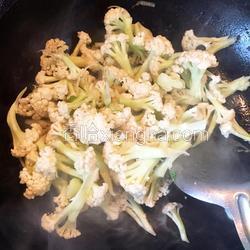 爆炒白菜花的做法 菜谱 香哈网 爆炒白菜花的做法 菜谱 香哈网