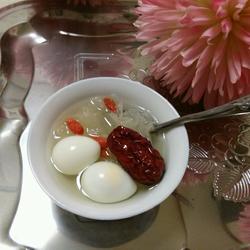 鹌鹑蛋银耳汤的做法[图]