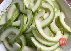 西葫芦炒火锅丸的做法图解1