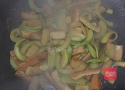 西葫芦炒火锅丸的做法图解7