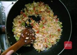 四川辣香肠炒饭的做法图解3