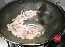 葱爆鱿鱼的做法图解4