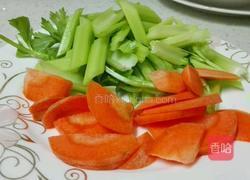 鸭胗炒芹菜的做法图解3