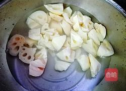 砂锅莲藕的做法图解1