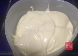 100%不会蹋陷的杯子蛋糕的做法图解4