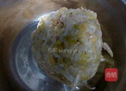 酸菜白肉粉丝汤的做法图解1