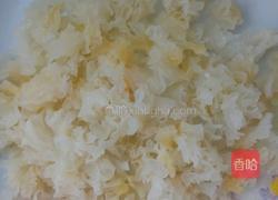 冰糖银耳雪梨汤的做法图解3