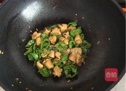 青椒肥肠拌面的做法图解5
