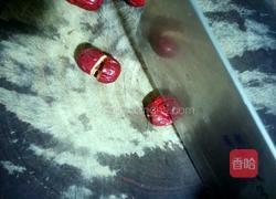 红枣桂圆小米粥的做法图解2