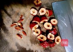 红枣桂圆小米粥的做法图解3