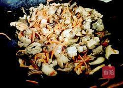 香菇胡萝卜炒排骨的做法图解8