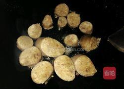 芥菜炒灌肠的做法图解3