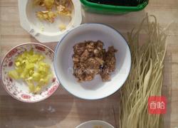 肉沫粉条的做法图解1