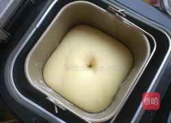 豆沙小面包的做法图解1