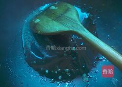 胡萝卜木耳炒肉的做法图解2