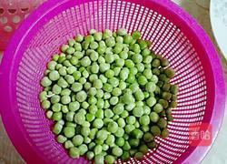 碗豆排骨饭的做法图解1