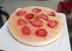 草莓芝士慕斯蛋糕（八寸）