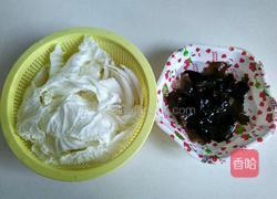 白菜木耳炒年糕的做法图解2