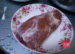 白菜肉丝。的做法图解2