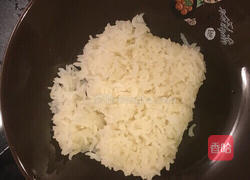 三丁鸡蛋炒饭的做法图解2