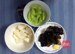黑木耳莴笋炒山药的做法图解3