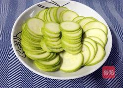 凉拌西葫芦的做法图解1