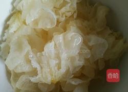 红枣银耳莲子羹的做法图解3