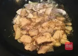 Illustration of how to cook fish with pickles in the open stove 8