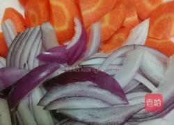 土豆胡萝卜烧鸡丁的做法图解1