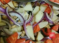 土豆胡萝卜烧鸡丁的做法图解5